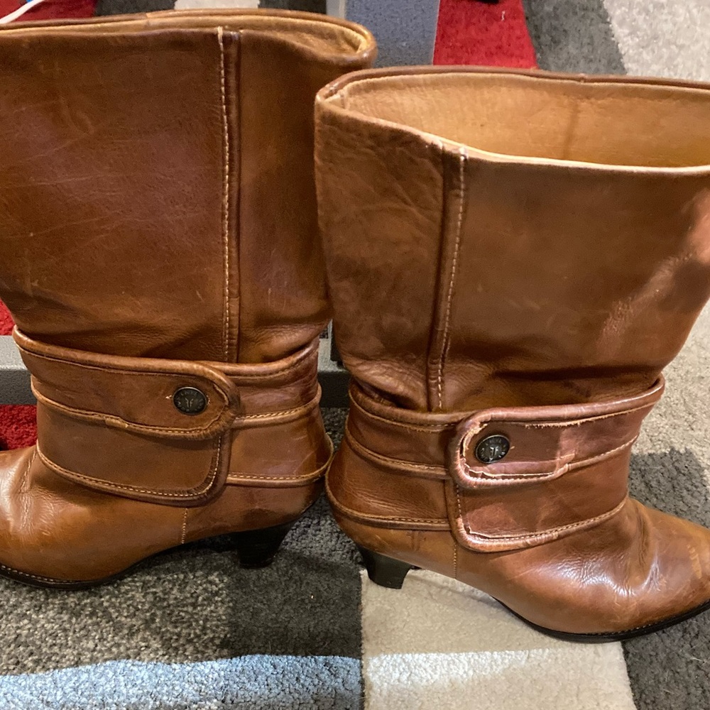 5.5 Frye brown Mid calf boots with a two in heel!!